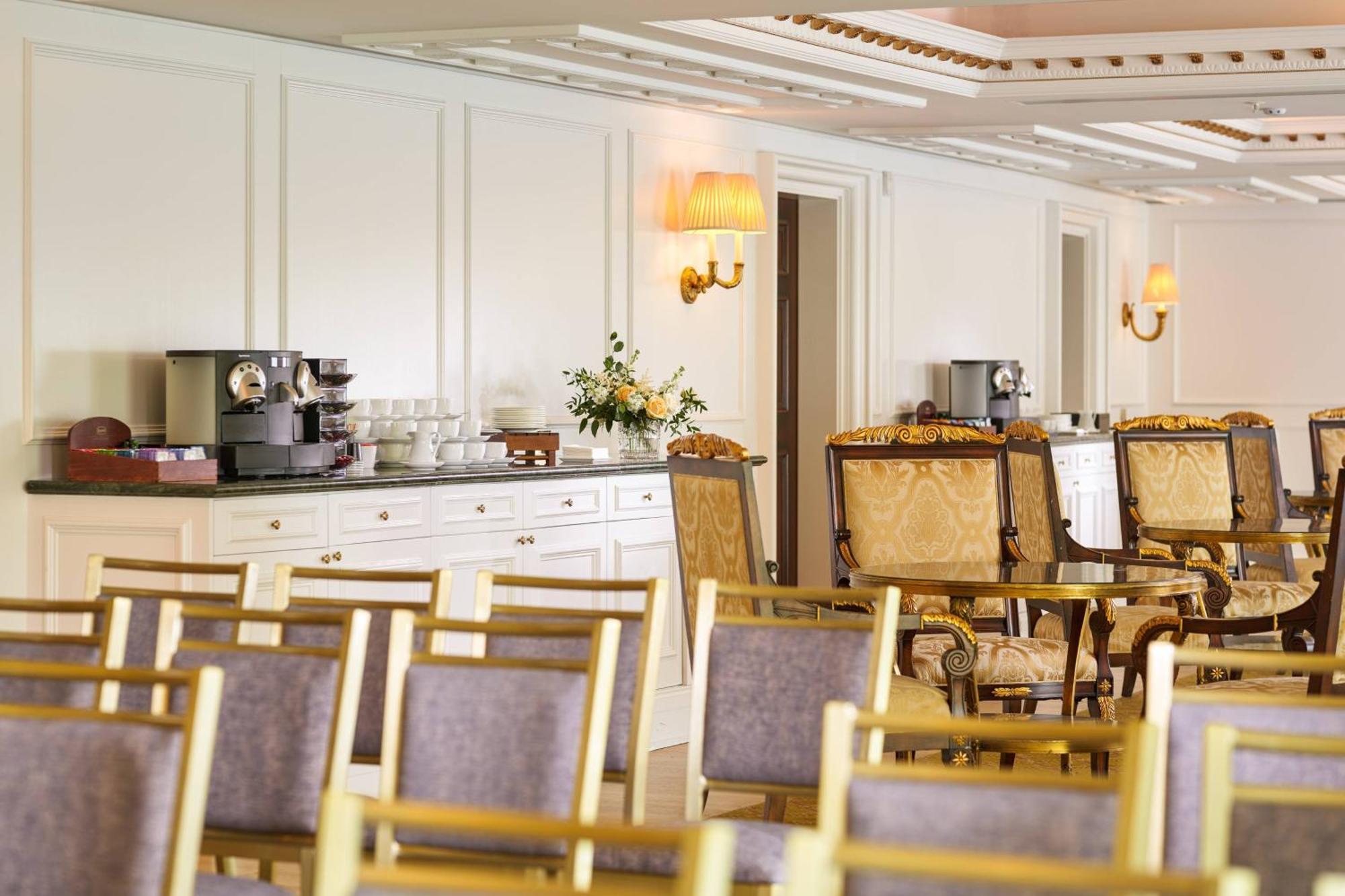 فندق باورسكورت، أوتوغراف كوليكشن® إنيسكري المظهر الخارجي الصورة The interior of the lounge