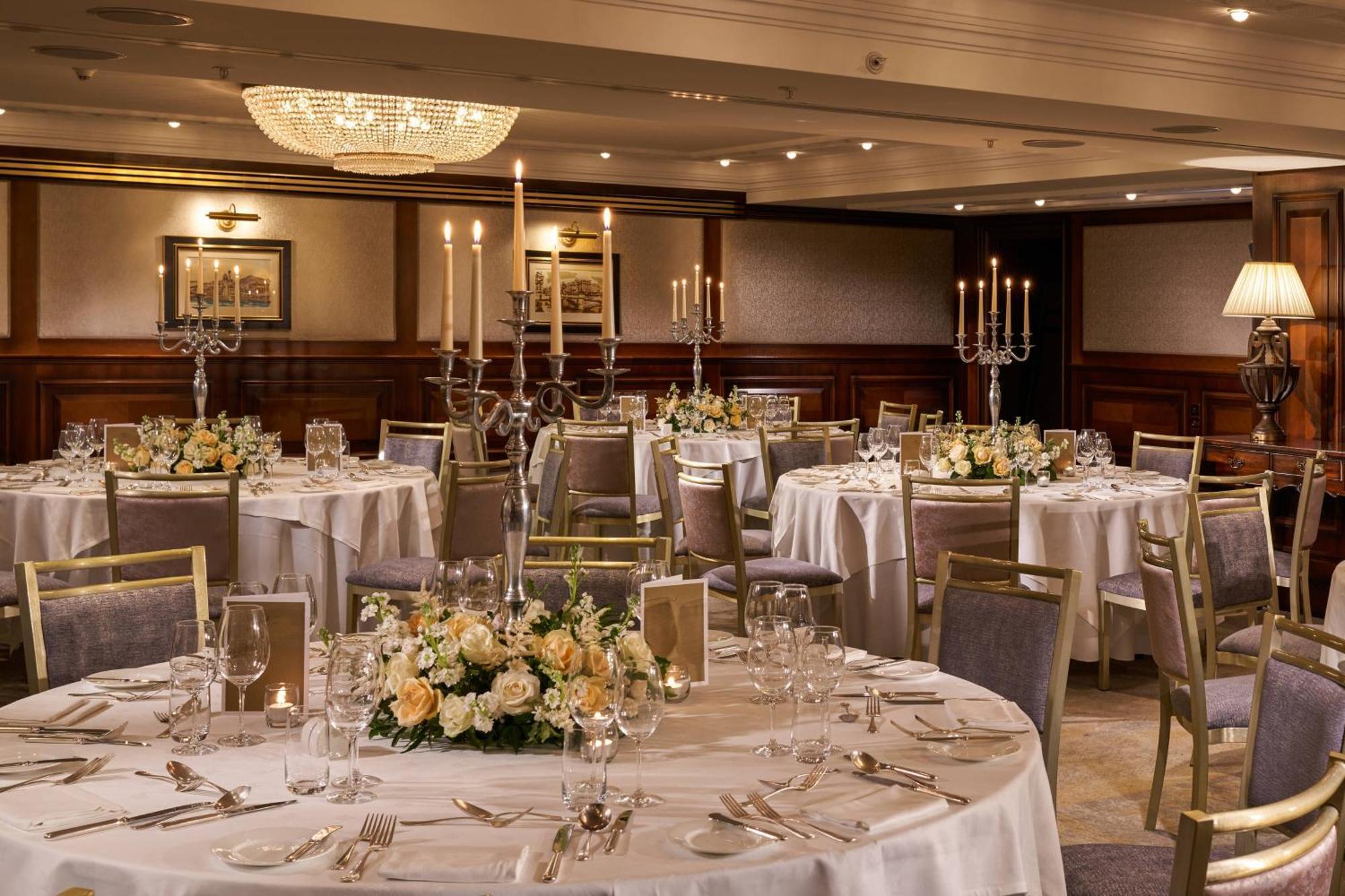 فندق باورسكورت، أوتوغراف كوليكشن® إنيسكري المظهر الخارجي الصورة The ballroom at the InterContinental London Park Lane