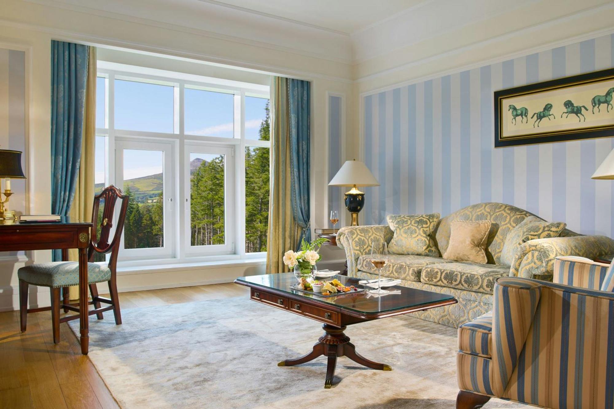 فندق باورسكورت، أوتوغراف كوليكشن® إنيسكري المظهر الخارجي الصورة A living room at the hotel